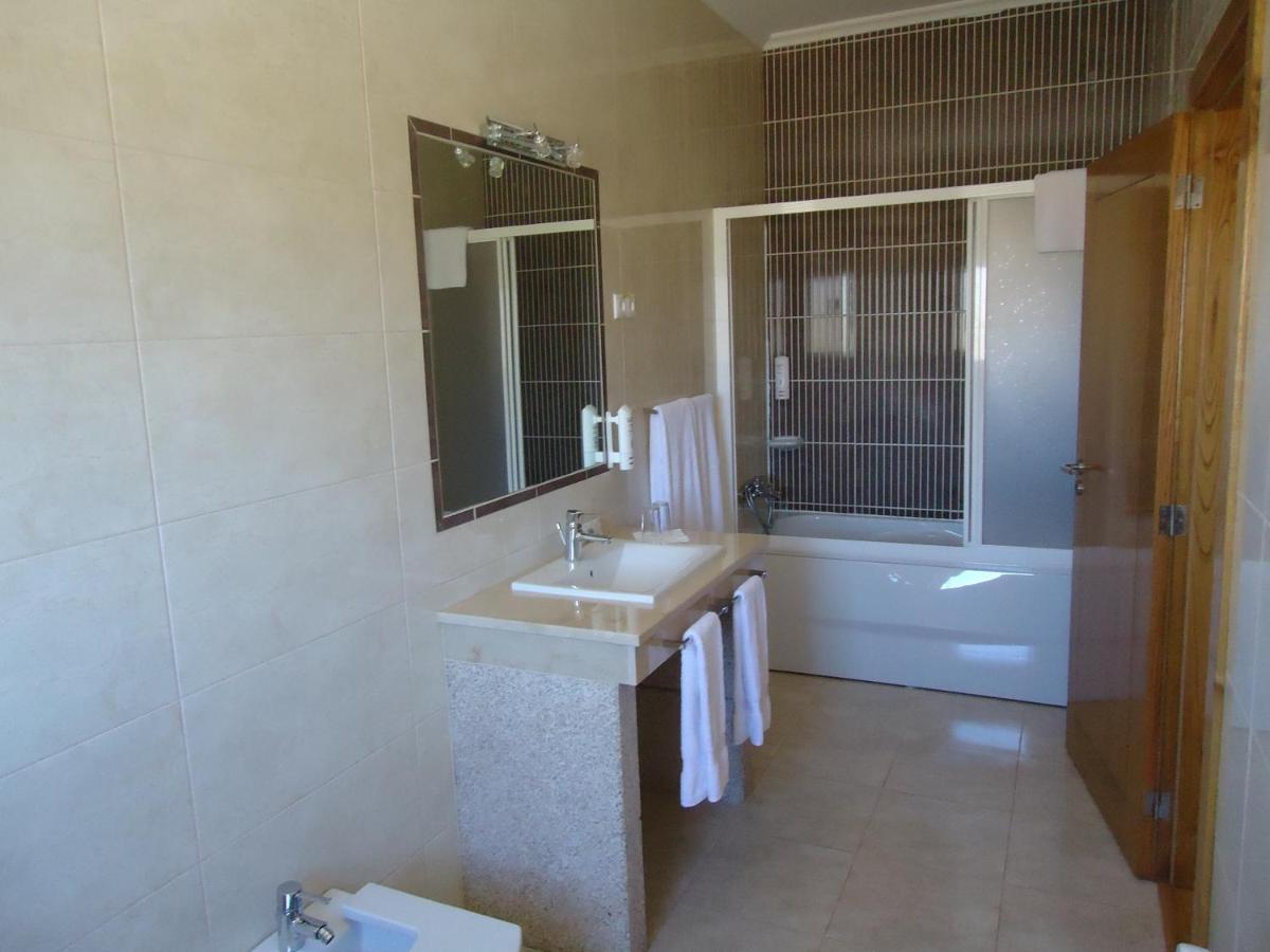 Hotel Encostas De Nantes Chaves Rum bild